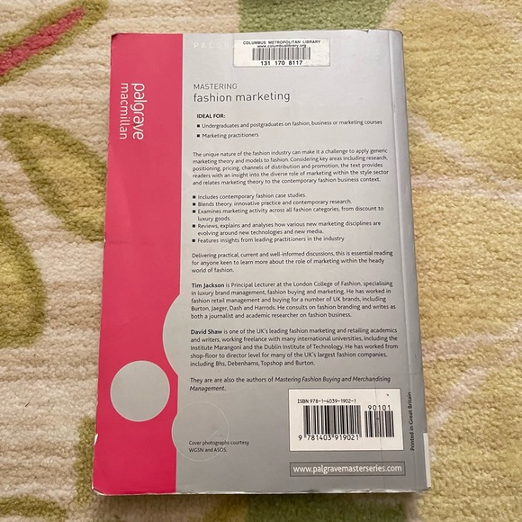 2 Educational Fashion Books Bundle Set for Sale - Picture 4 of 6